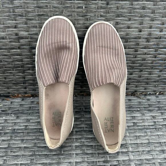 Naturalizer Women’s Brogan Stretch Slip-On Sneakers Size 11 Taupe - Picture 7 of 12